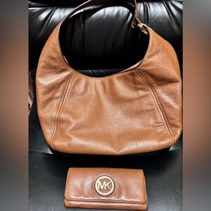 Michael Kors Leather Hobo Bag With Matching‎ Wallet Brown